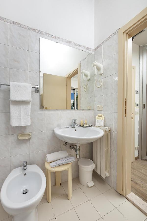 Ariminum Hotel Ріміні Екстер'єр фото