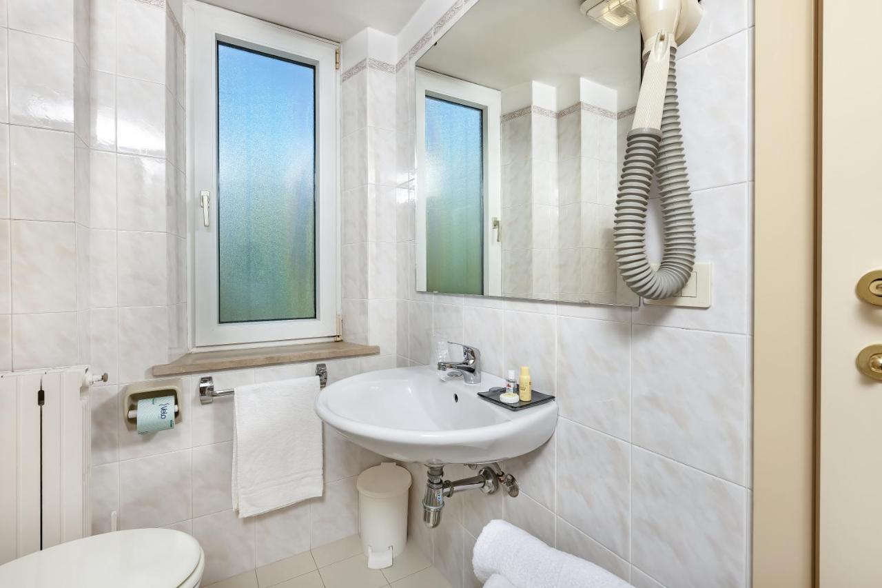 Ariminum Hotel Ріміні Екстер'єр фото